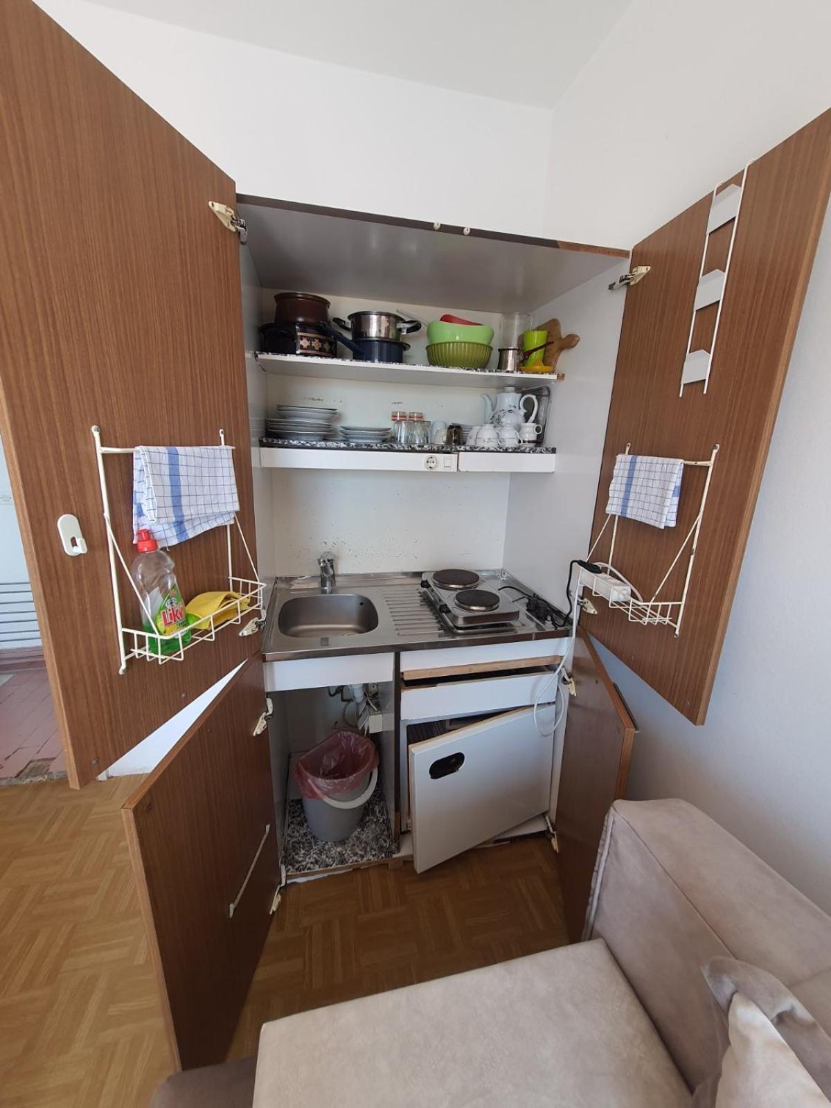 Apartments Andjus Свети-Стефан Экстерьер фото